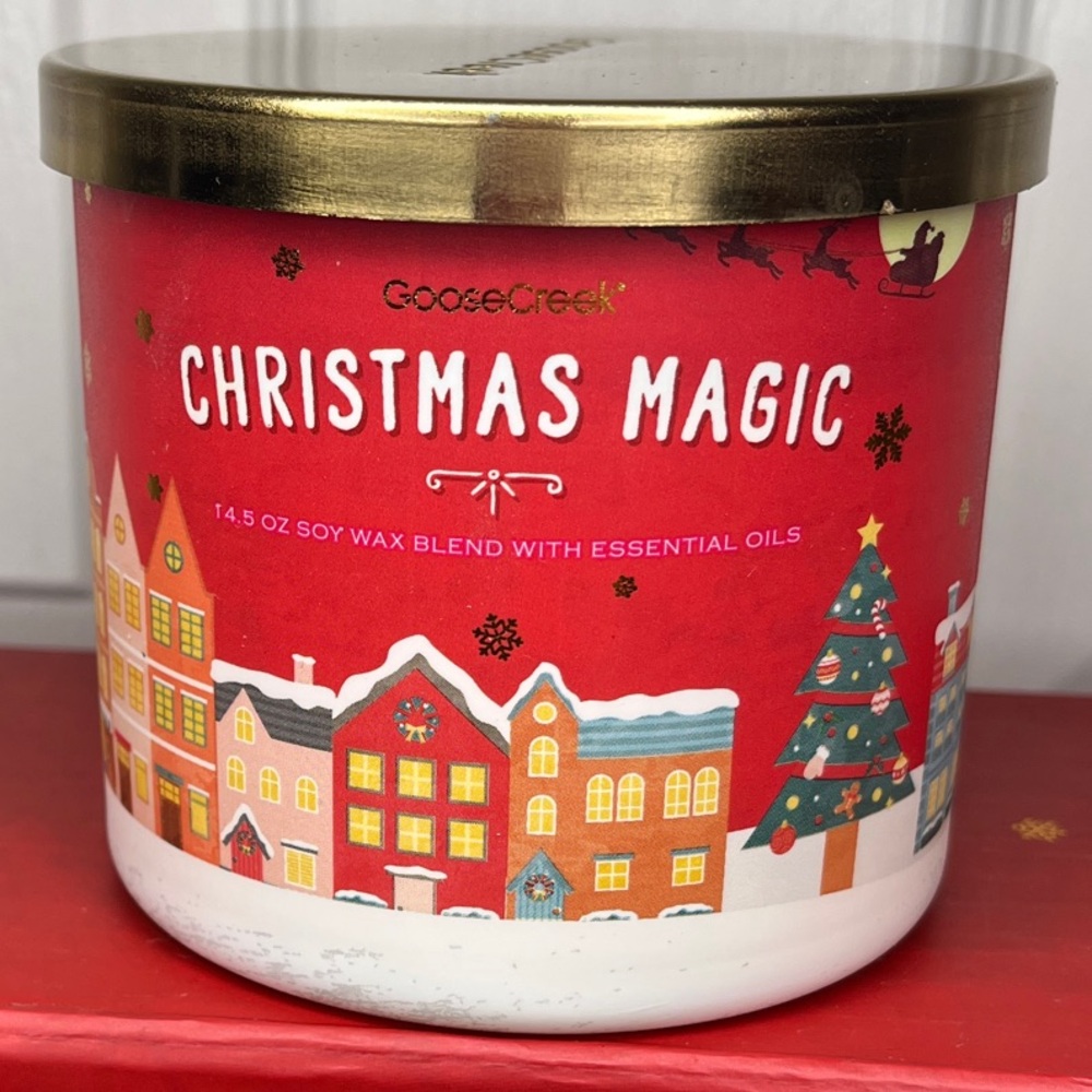 Goose Creek Christmas Magic Candle - Festive Red